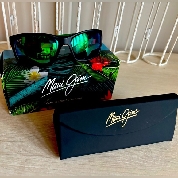 Maui Jim Black Polarized Sunglasses with Protective Case